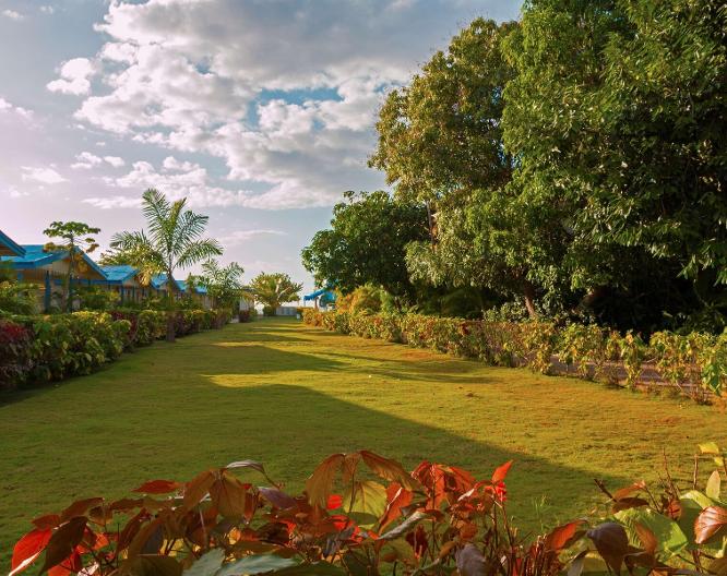 Travellers Beach Resort - Außenansicht