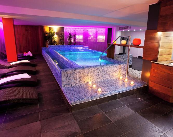 Hotel Acta Arthotel - Pool