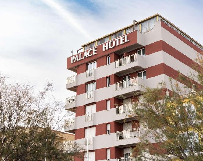 Mövenpick Bari Hotel - Außenansicht