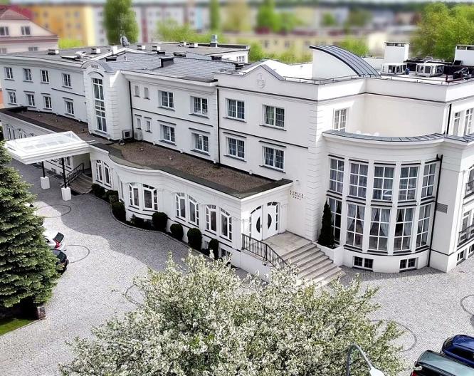 Hotel Lubicz - Außenansicht