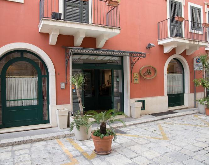 Hotel Montreal - Außenansicht