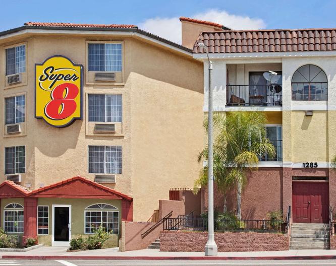 Super 8 by Wyndham Los Angeles Downtown - Außenansicht