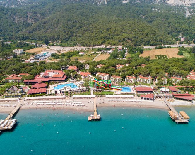 Crystal Flora Beach Resort - Außenansicht