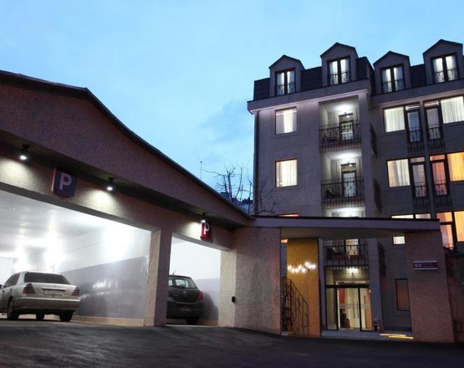 Cascade Hotel - Außenansicht