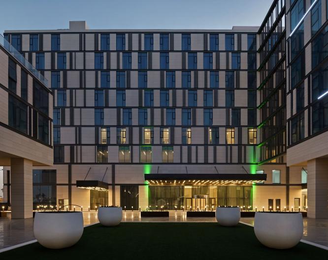 Holiday Inn Dubai Al-Maktoum Airport - Vue extérieure