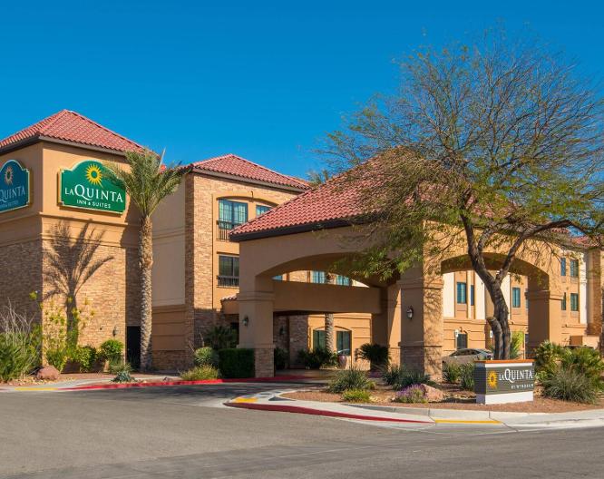 La Quinta Inn & Suites by Wyndham Las Vegas Airport South - Außenansicht