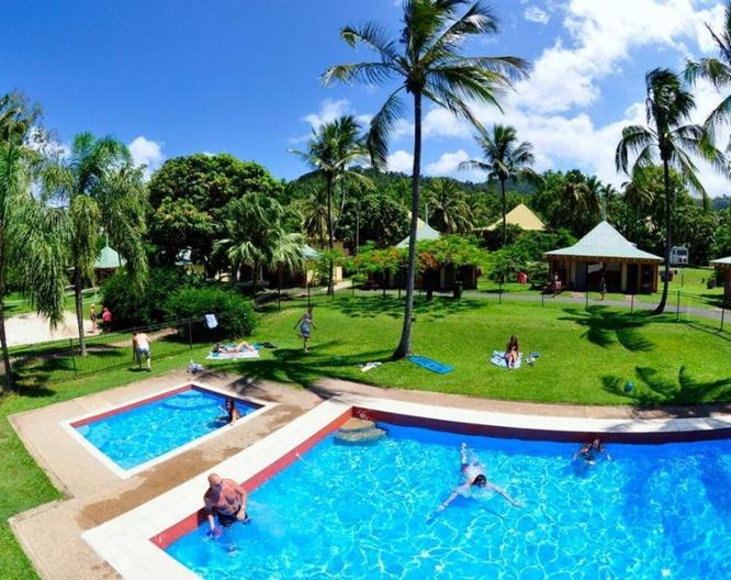 Nomads Airlie Beach Hostel - Außenansicht