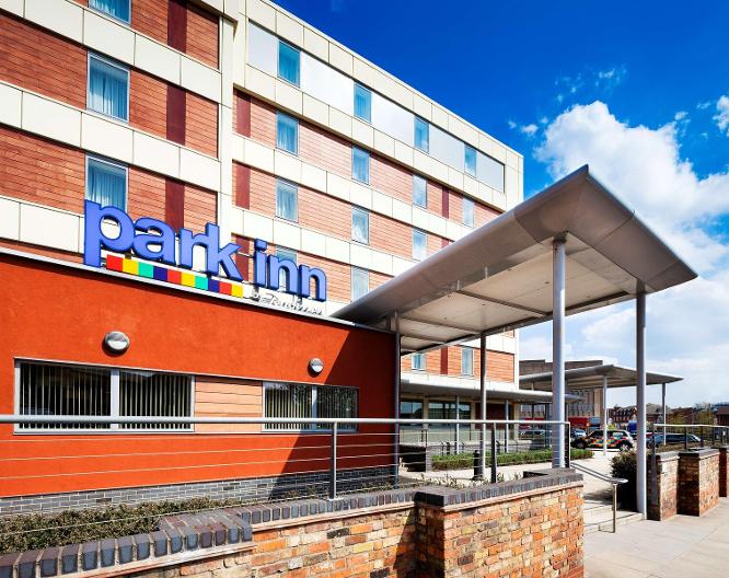 Park Inn by Radisson Peterborough Hotel - Außenansicht