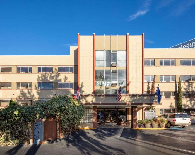 Travelodge Seattle by the Space Needle - Außenansicht