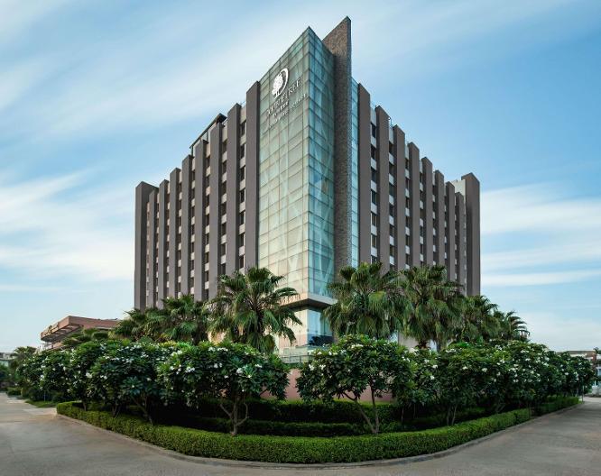 Hilton Garden Inn Gurgaon Bani Square - Vue extérieure