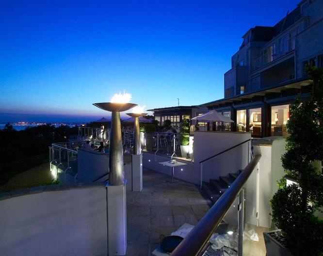 FJB Harbour Heights Hotel - Außenansicht