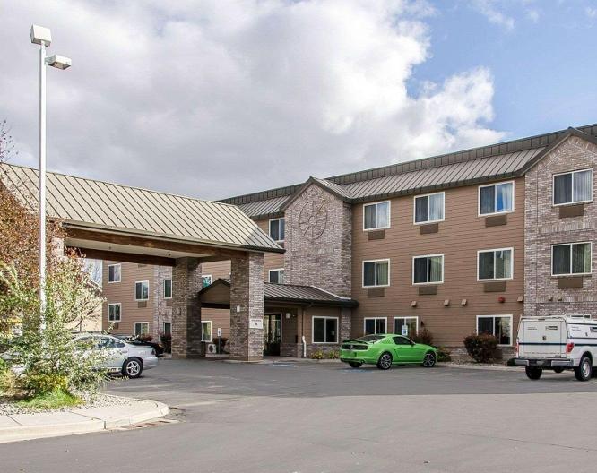 Quality Inn & Suites - Außenansicht