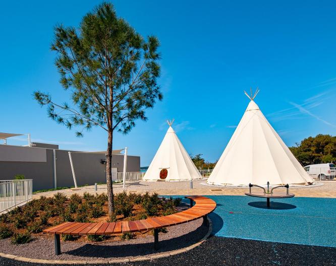 Arena Kazela Campsite - Außenansicht