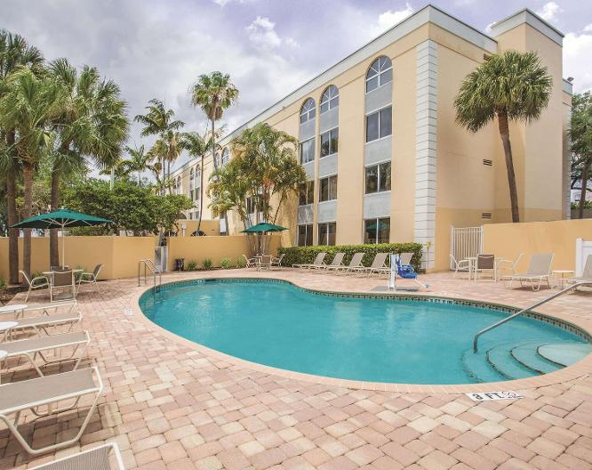 La Quinta Inn & Suites by Wyndham Fort Lauderdale Tamarac - Außenansicht