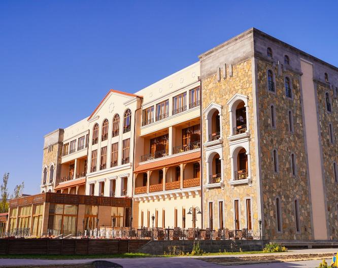 Caucasus Hotel - Vue extérieure