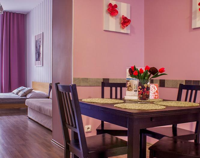 Royal Court Apartments - Essen und Trinken