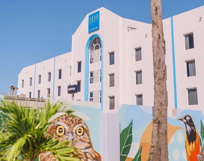 TRYP by Wyndham Aruba Adults Only Hotel - Außenansicht
