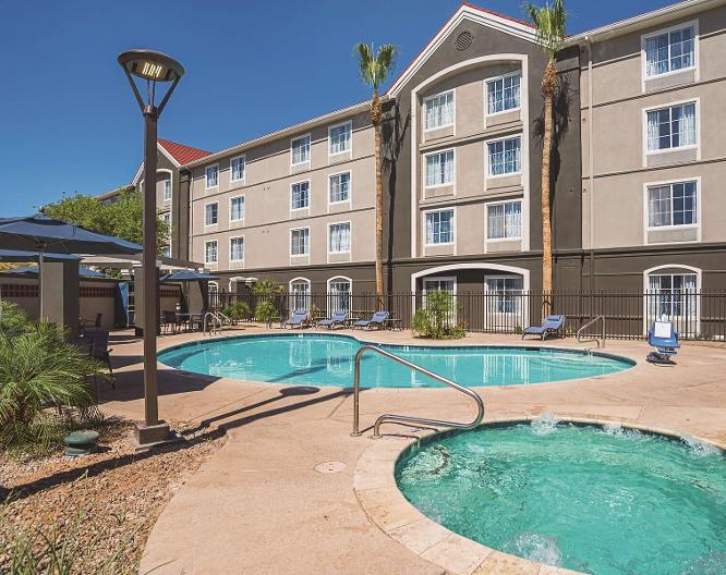 La Quinta Inn & Suites Phoenix Chandler - Außenansicht