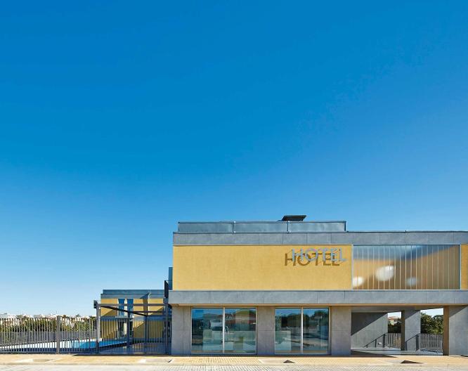 Hotel 3K Aeroporto de Faro - Außenansicht