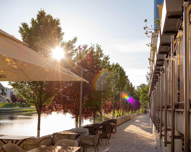 DoubleTree by Hilton Hotel Oradea - Außenansicht