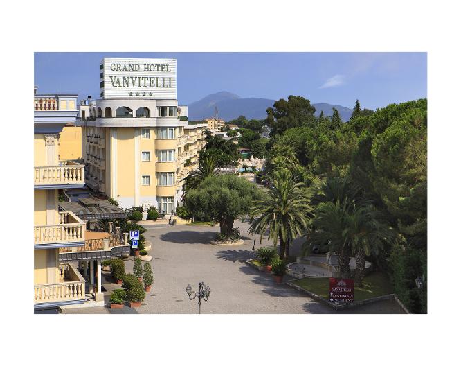 Grand Hotel Vanvitelli - Außenansicht