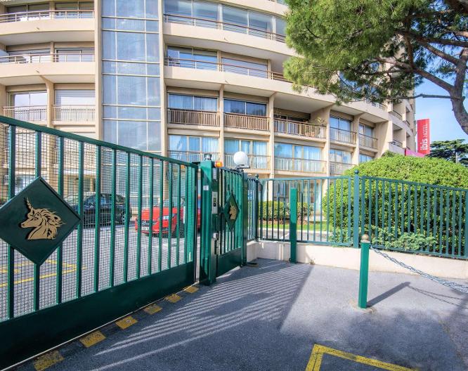 Ibis Cannes Plage La Bocca - Außenansicht