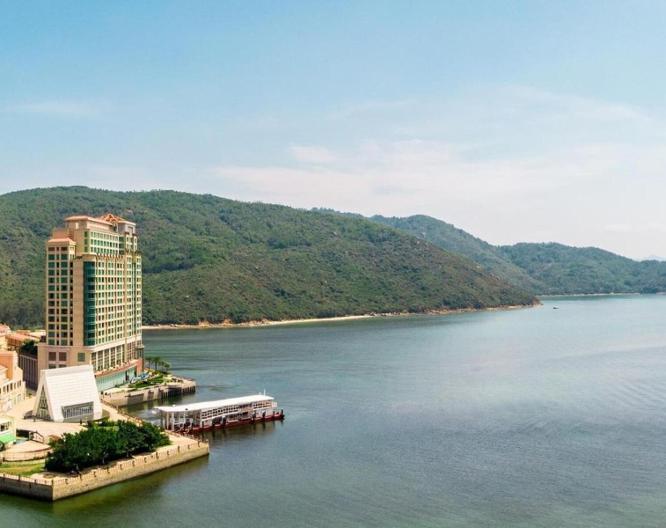 Auberge Discovery Bay - Außenansicht