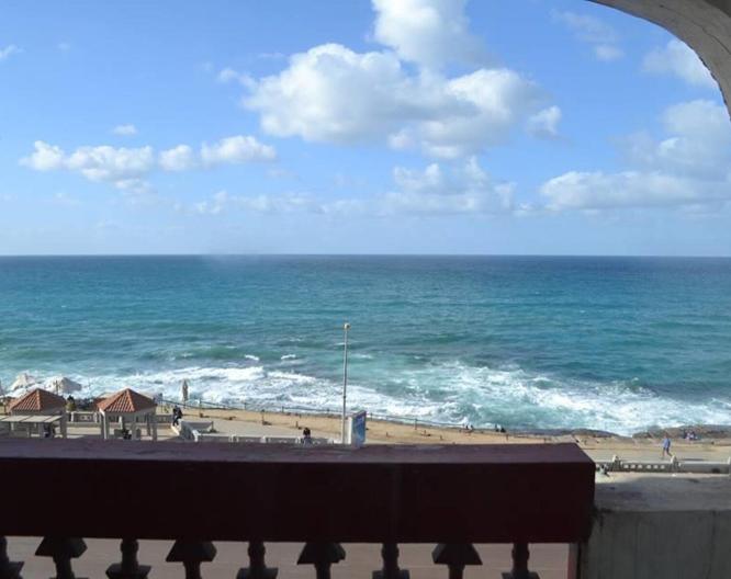 Trio Hotel Kaoud Sporting - Alexandria - Strand