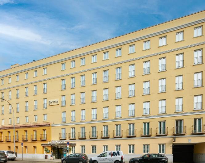 Tryp Alcala 611 - Außenansicht