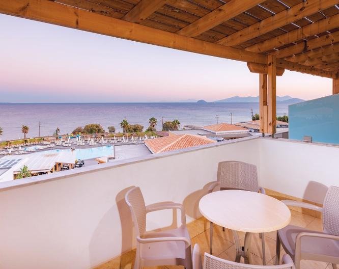 Grand Blue Beach Hotel - Außenansicht
