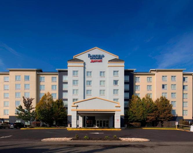 Fairfield Inn & Suites Newark Liberty International Airport - Außenansicht