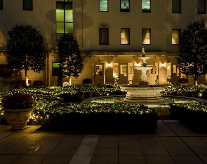 New Grand - Außenansicht