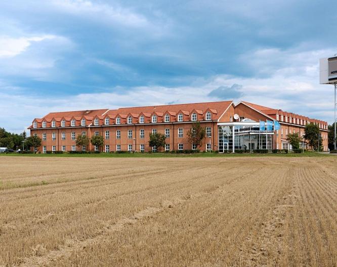 Hotel NH Magdeburg Barleben - Außenansicht
