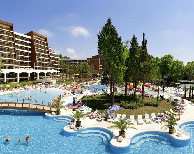 Flamingo Grand Hotel & Spa - Außenansicht