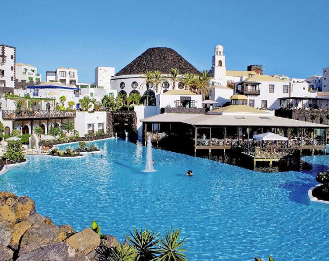 Hotel LIVVO Volcan Lanzarote - Außenansicht