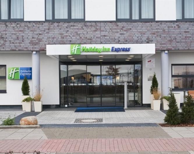 Holiday Inn Express Bremen Airport - Außenansicht