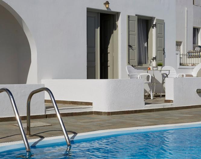 Nissos Thira - Pool
