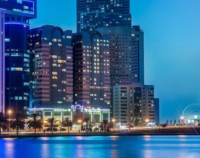 Golden Tulip Sharjah - Außenansicht