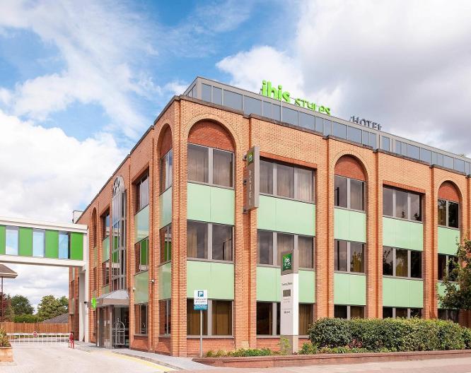 ibis Styles London Heathrow Airport - Außenansicht
