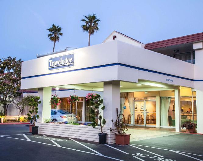 Travelodge by Wyndham Monterey Bay - Außenansicht