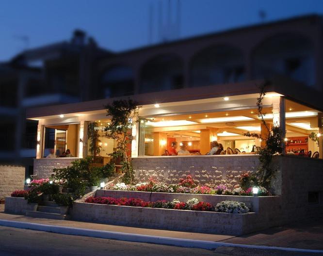 Loutra Beach Hotel - Außenansicht