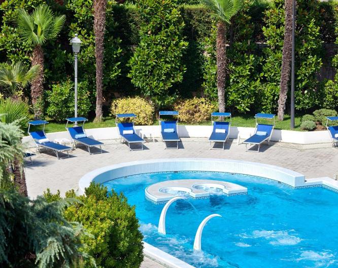 Due Torri Hotel - Pool