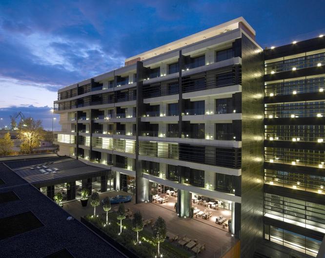 The Met Hotel - Außenansicht