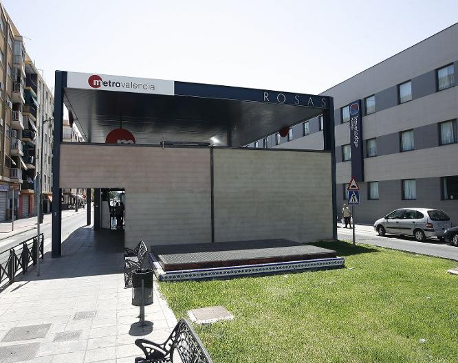 Travelodge Valencia Aeropuerto - Außenansicht