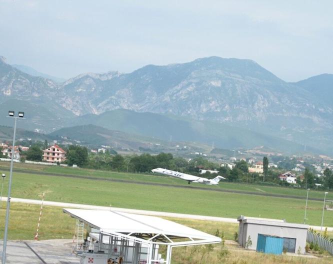 Hotel Airport Tirana - Außenansicht