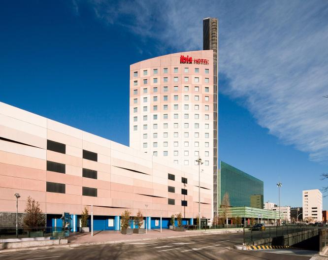 ibis Barcelona Meridiana - Außenansicht
