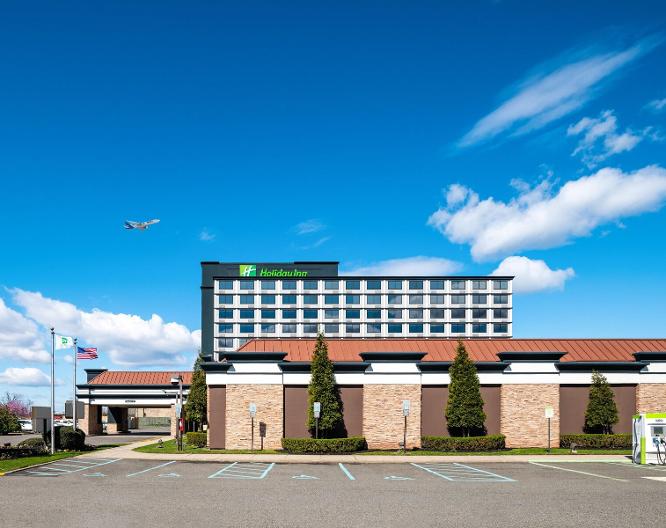 Ramada Plaza Newark Airport - Außenansicht