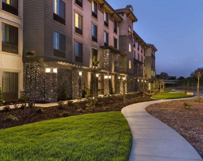 Hampton Inn and Suites San Luis Obispo - Außenansicht