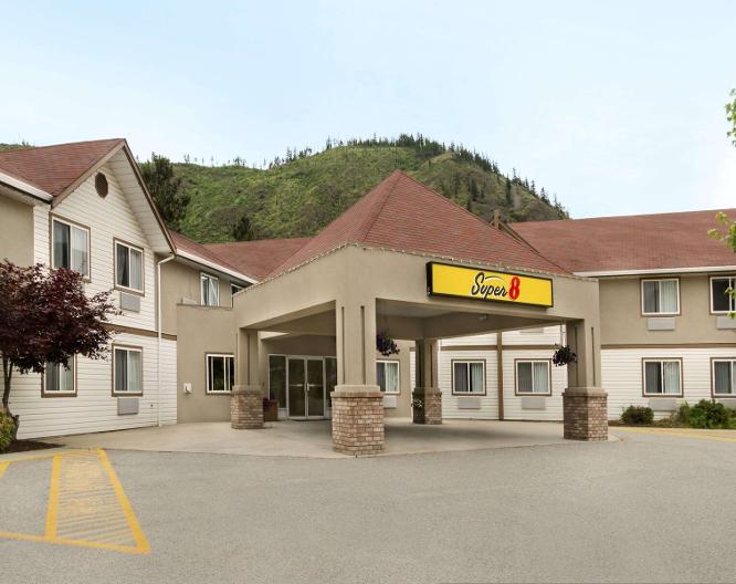 Super 8 by Wyndham West Kelowna BC - Außenansicht