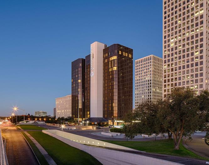 Doubletree Houston Greenway Plaza - Außenansicht
